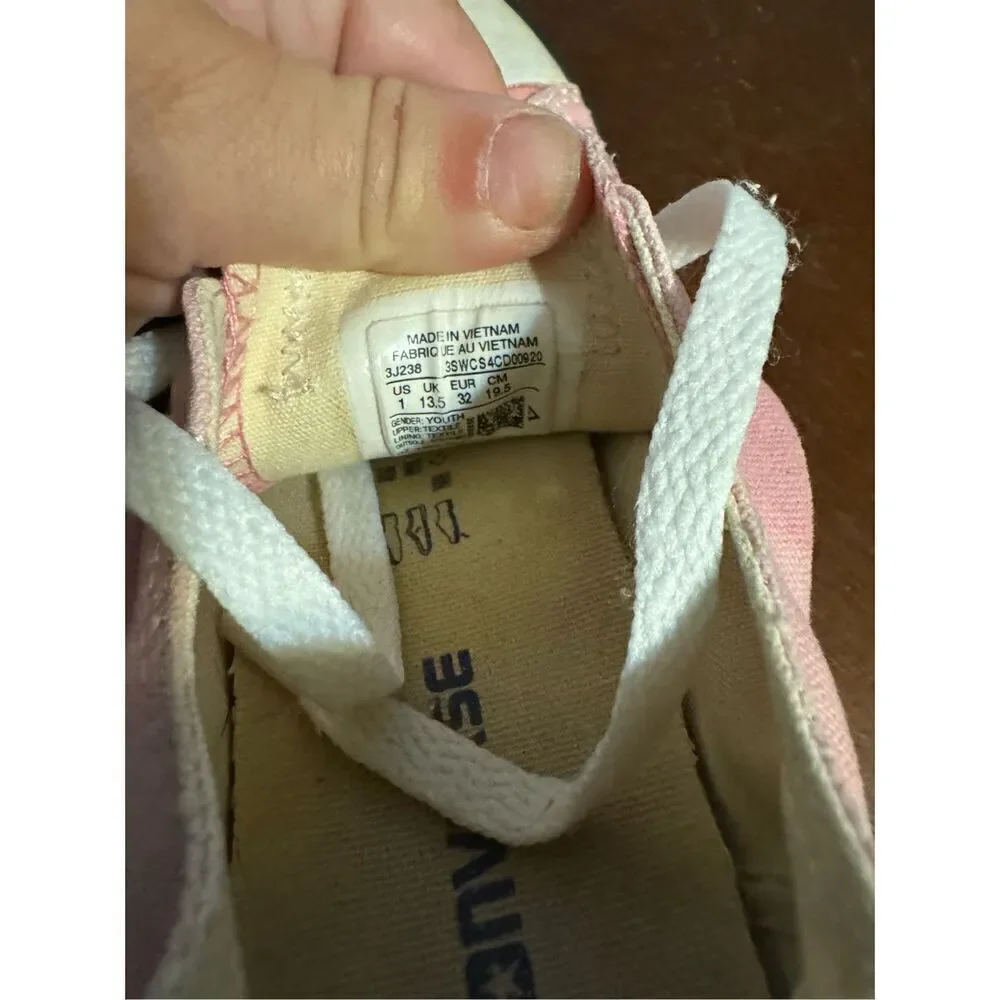 Converse Chuck Taylor’s size 1 girls
